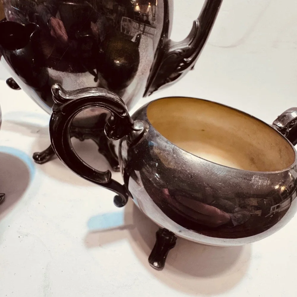 WM Rogers Silver Plate Tea‎ Set Vintage Coffee Pot Sugar Bowl Creamer Ornate 3pc